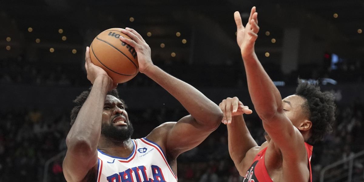 Un rabioso Embiid silencia a sus haters en una noche especial en Toronto