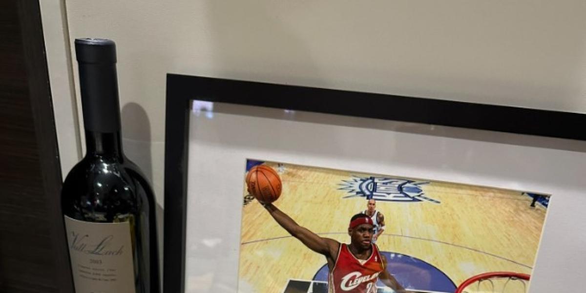 El vino catalán que le han regalado en el vestuario a LeBron James: no es tan caro como crees