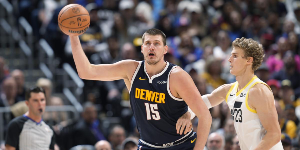 Nikola Jokic iguala a dos prodigios del triple-doble y mantiene invictos a los Nuggets