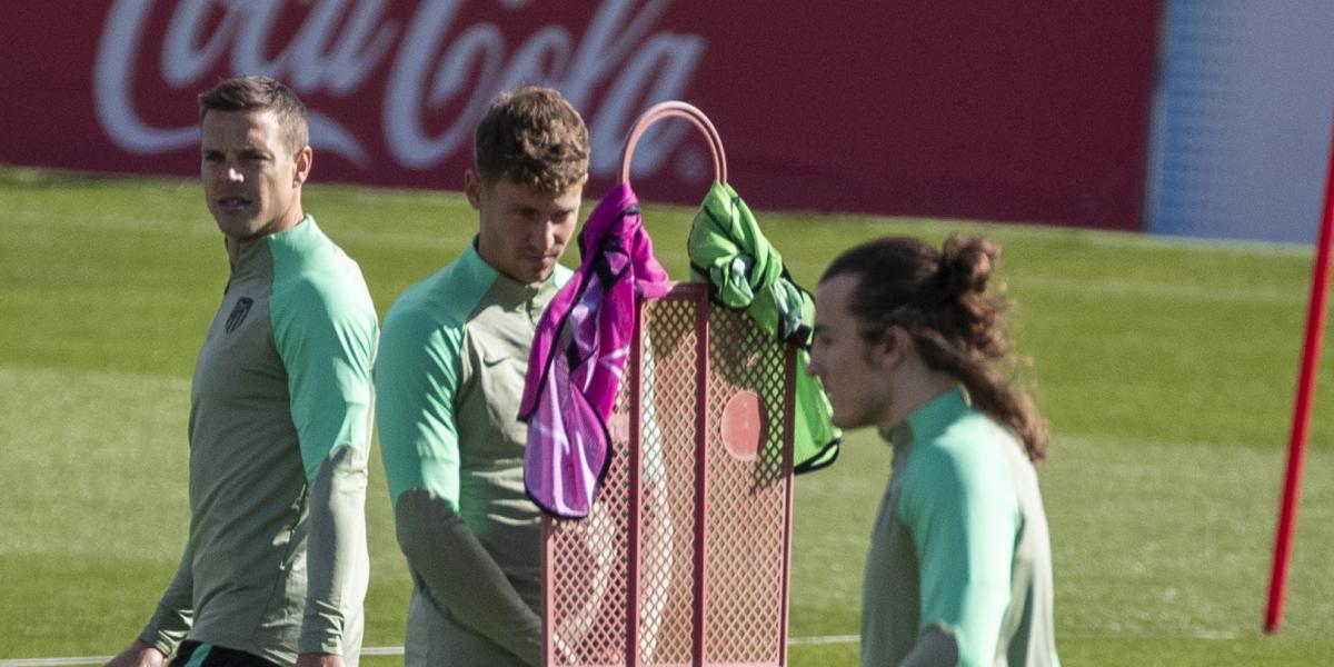 La lesión de Azpilicueta trastoca los planes del mercado de fichajes del Atlético