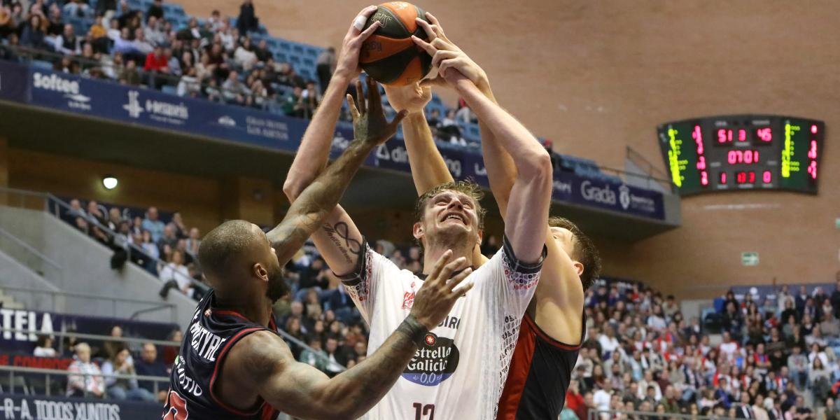 108-95: Jordan reina tras dos prórrogas en el festival de los hermanos Howard