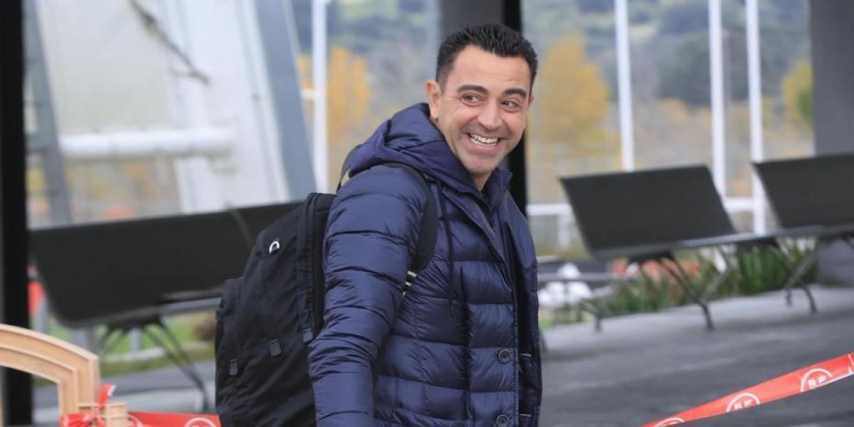 Xavi pide más diálogo con los árbitros y Ancelotti dice no sentir respeto hacia ellos