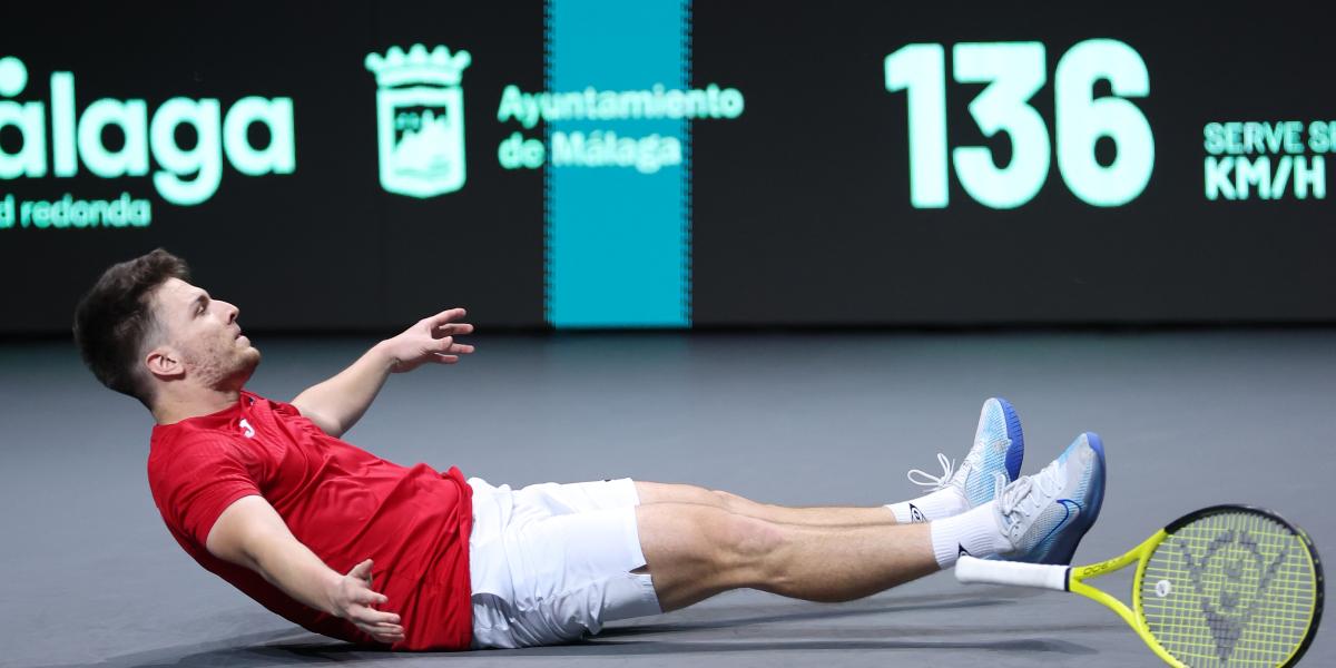 1-0. Kecmanovic da ventaja a Serbia antes del Djokovic-Sinner