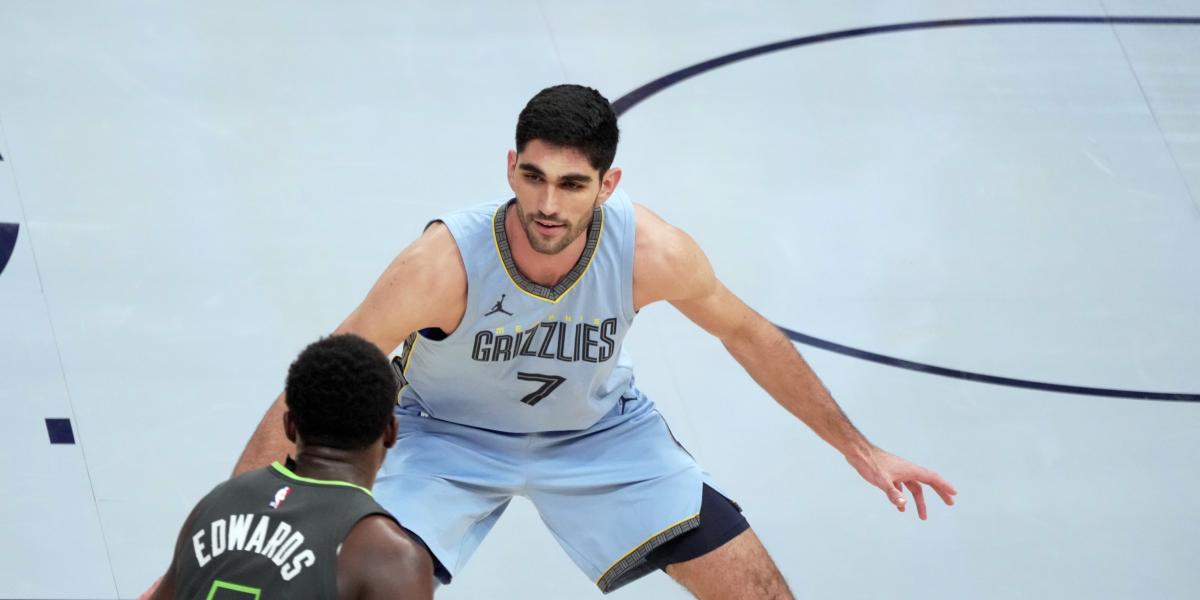 Santi Aldama cierra su mejor mes en la NBA: Espectacular
