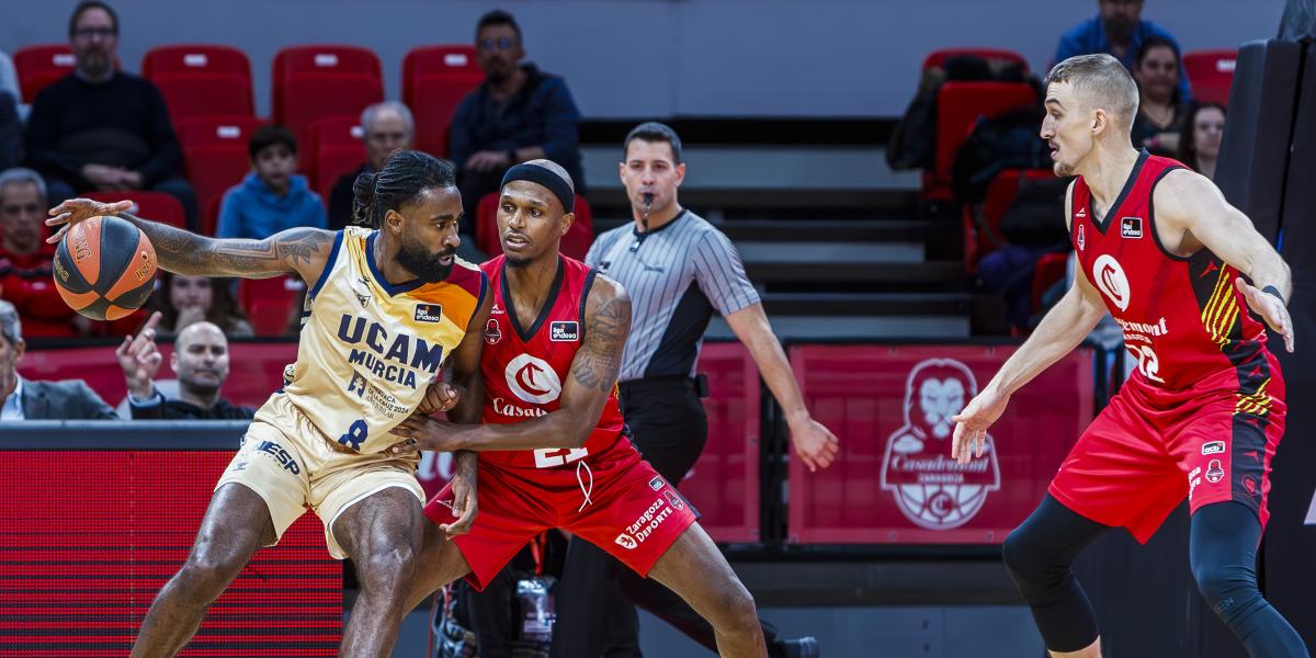 82-76: El Casademont Zaragoza supera su adversidad ante el UCAM Murcia