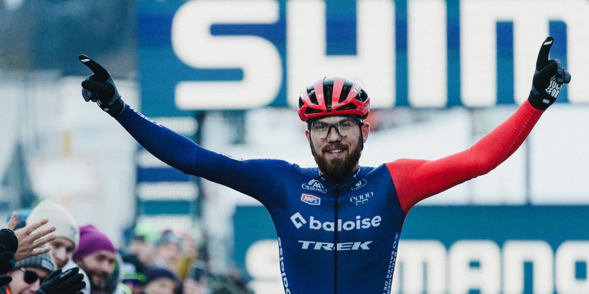 Los neerlandeses Joris Nieuwenhuis y Manon Bakker dominan en Val di Sole