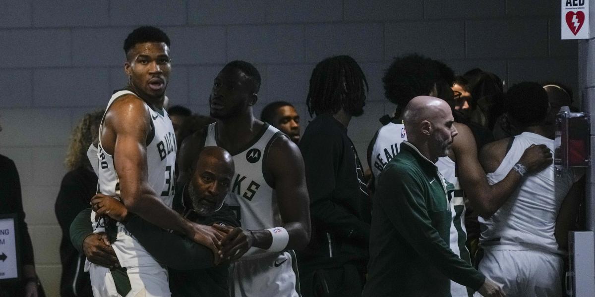 Giannis se fue a los vestuarios a por su balón pero los Pacers se negaron: ¡No se lo deis!