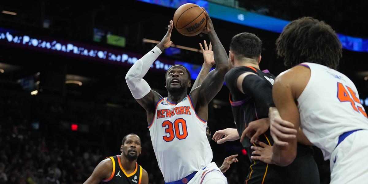 Julius Randle no quería peleas con los Suns y fue a por el balón de Brunson