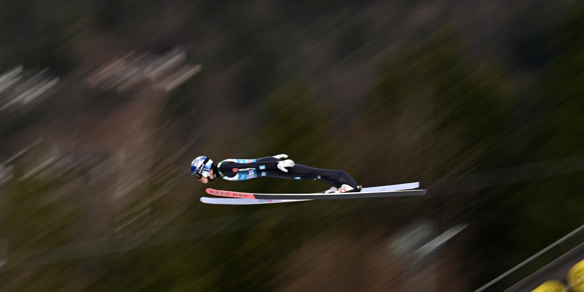El alemán Andreas Wellinger gana la prueba de vuelo de Vikersund