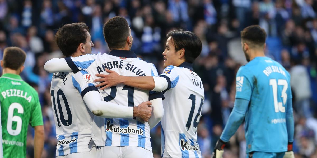 André Silva vuelve a caer y Kubo se va lesionado con Japón