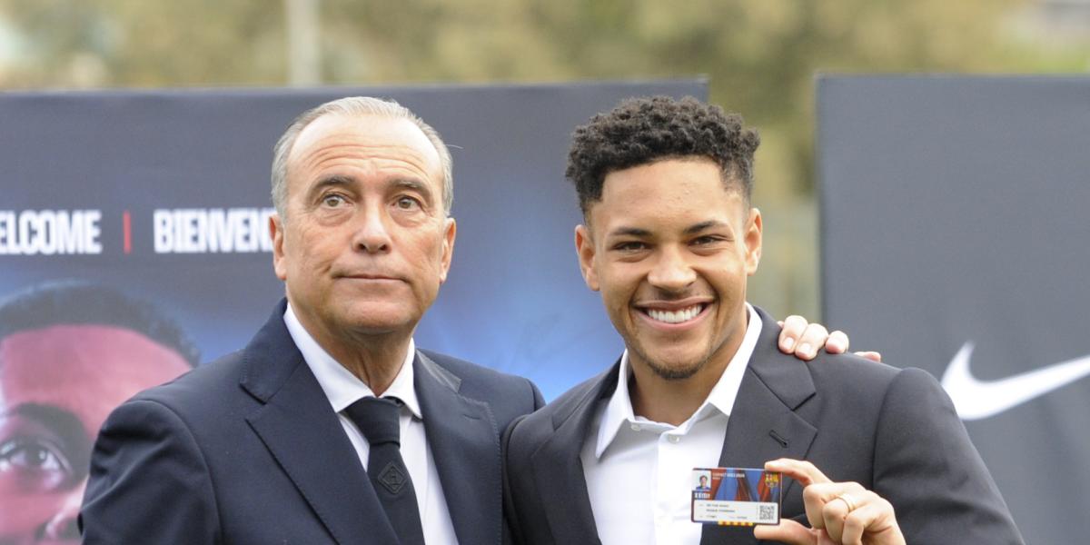 Vitor Roque sí recibe el carnet de socio físico