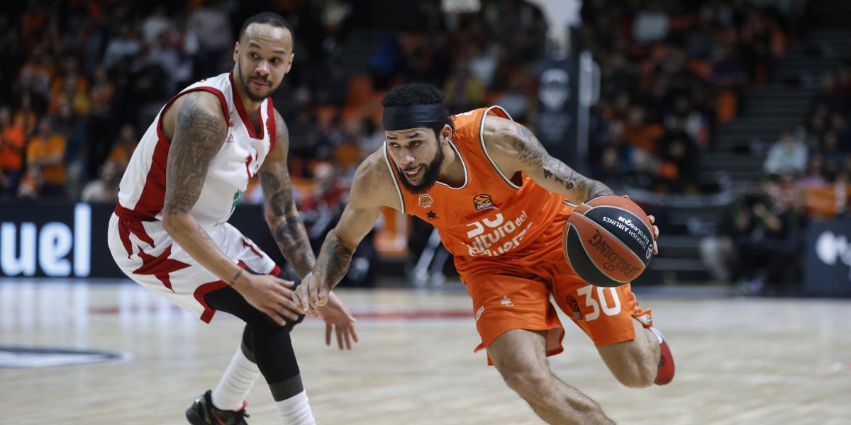 84-72: El Valencia Basket tira de defensa para remontar ante el Armani Milán