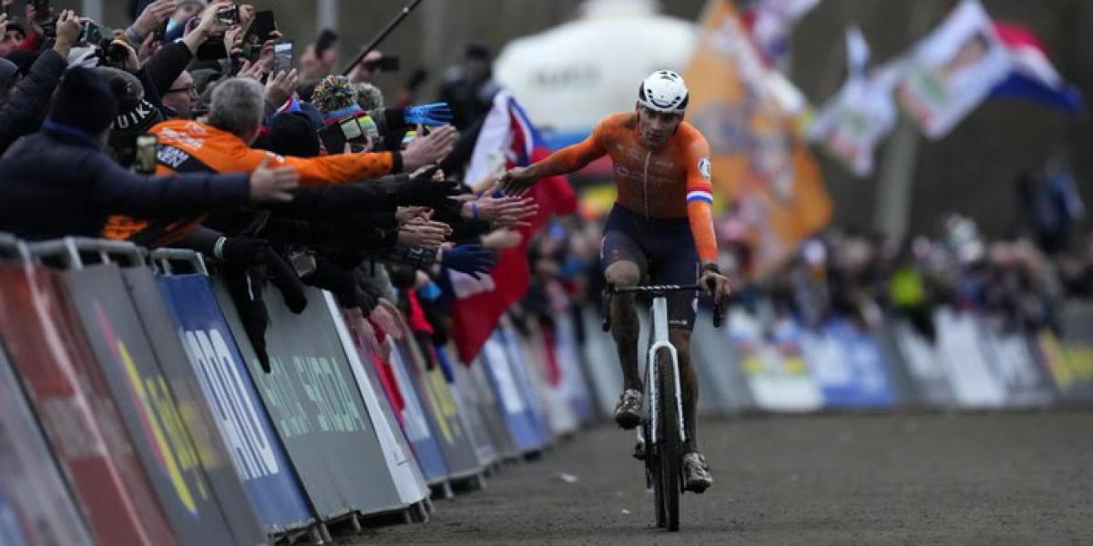 Un pletórico Mathieu Van der Poel gana su sexto título mundial