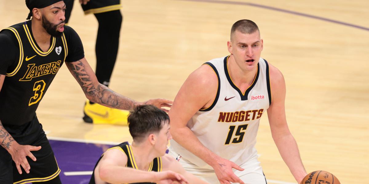 El trío estrella de los Nuggets amarga la fiesta de los Lakers en el día de Kobe Bryant