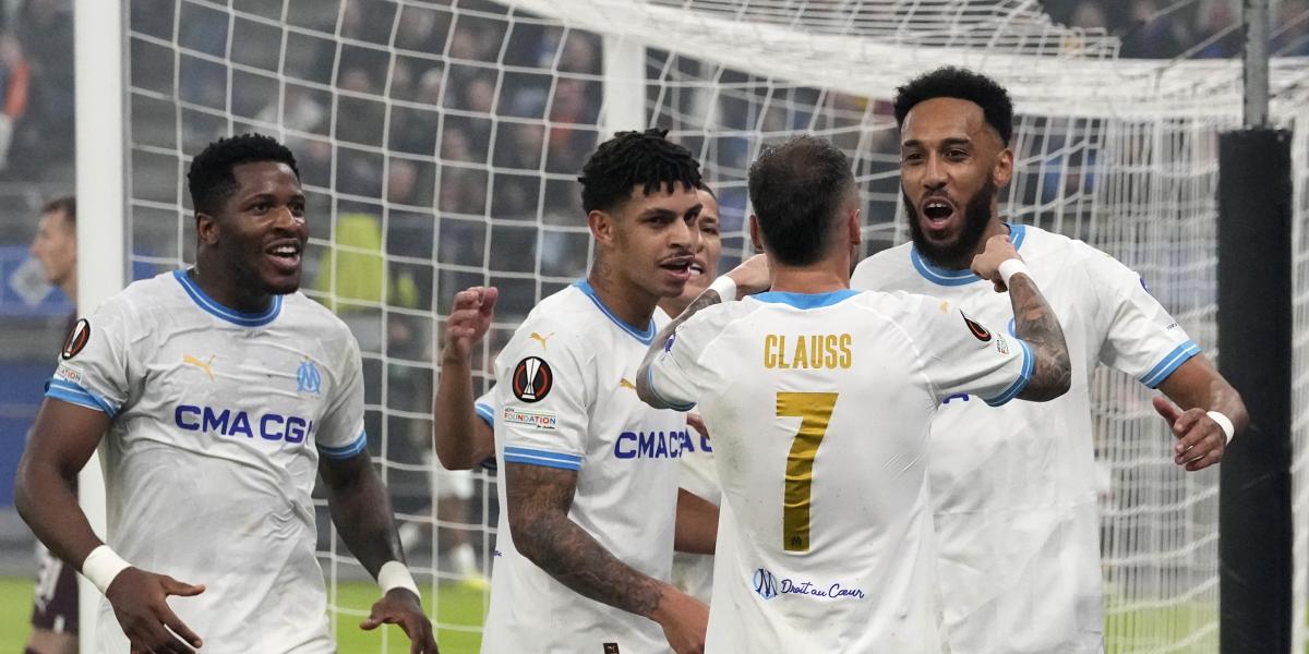 Gol y asistencia de Aubameyang ante el Shakhtar