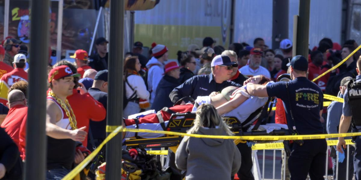 Dos menores acusados por el tiroteo en la fiesta de Kansas City Chiefs por la Super Bowl