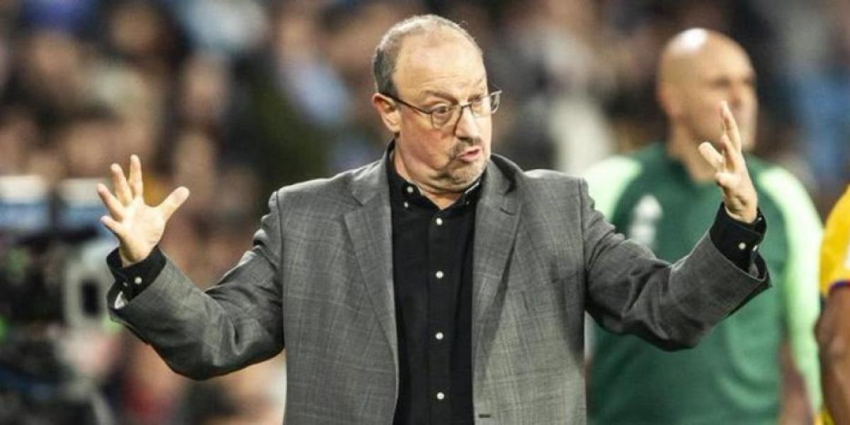 Rafa Benítez molesto con la repetición del penalti