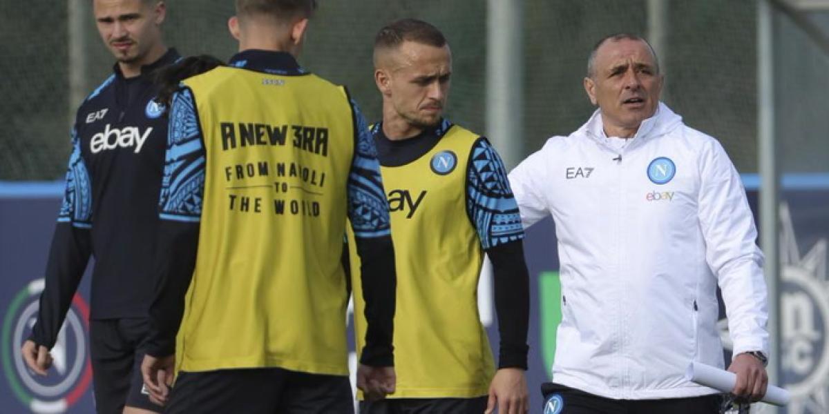 Calzona dirige su primer entrenamiento al frente del Nápoles en Castel Volturno