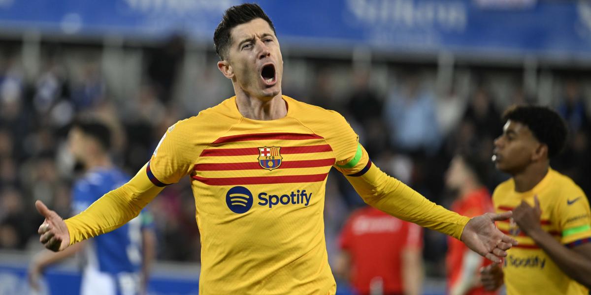 Lewandowski y Xavi, nominados como mejores de febrero en LaLiga