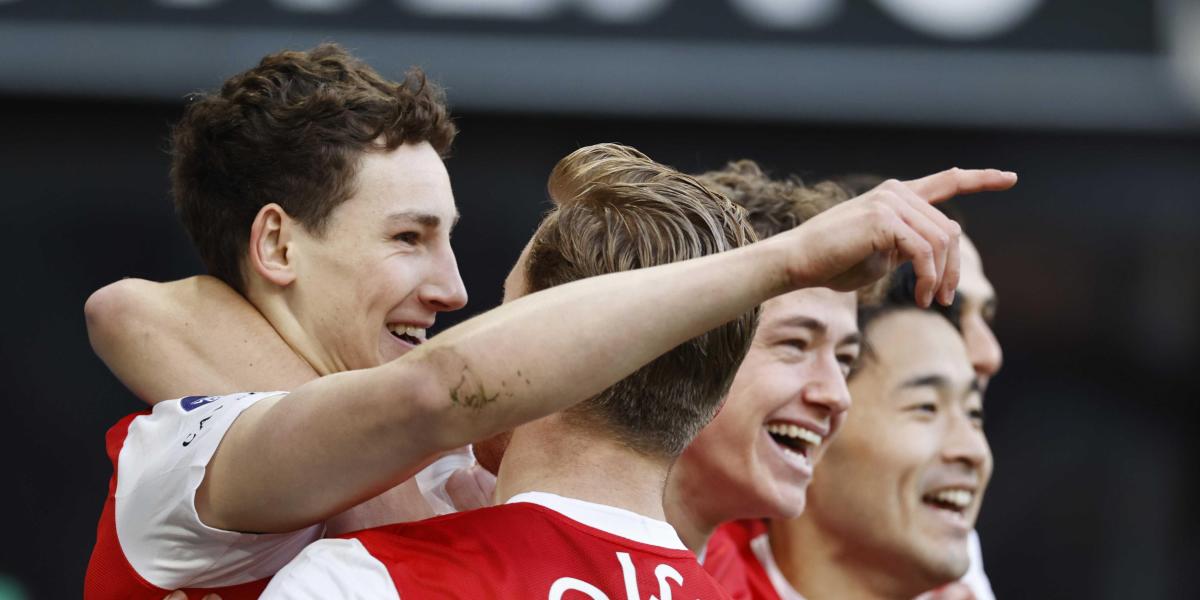 2-0: Ruben, hijo de Van Bommel, agrava con un doblete la crisis del Ajax