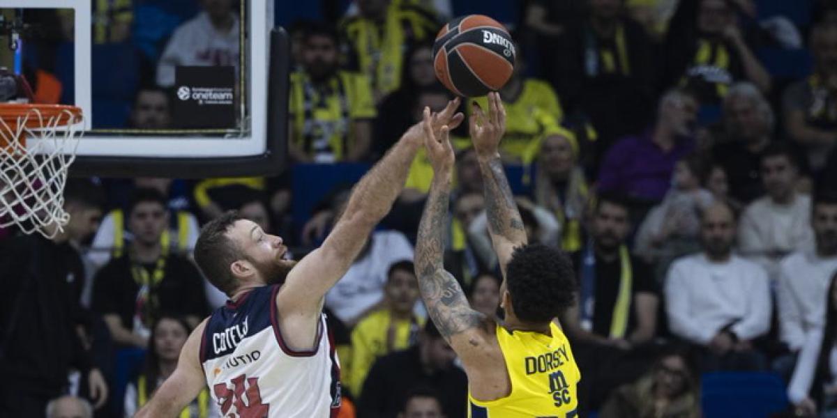 111-96: El Fenerbahce masacra a triples al Baskonia
