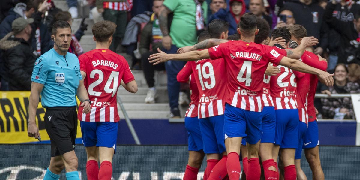 El Atlético, de vendaval a terminar pidiendo la hora ante el Betis