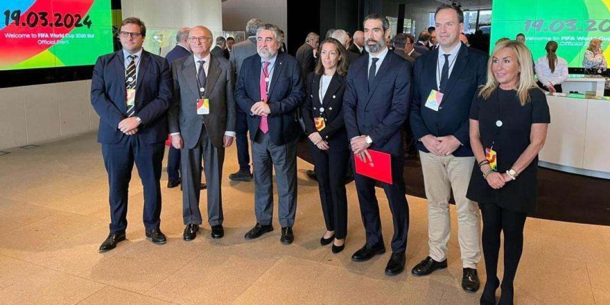 Fernando Sanz presenta el logo del Mundial 2023 por la RFEF