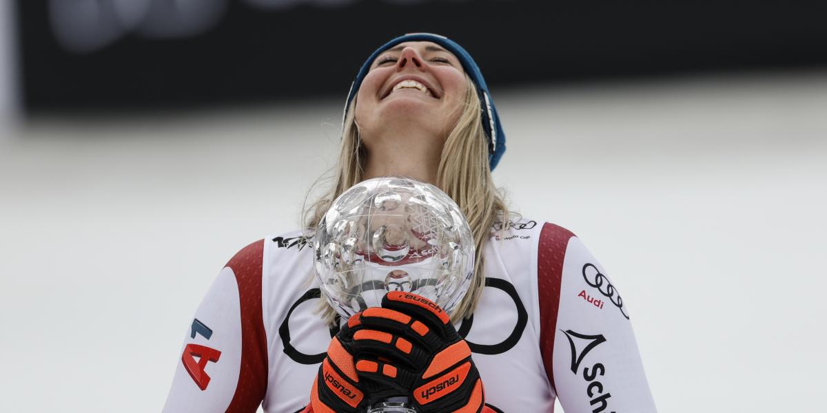 Cornelia Hüetter le birla a Lara Gut la Copa del Mundo de descenso en la última carrera