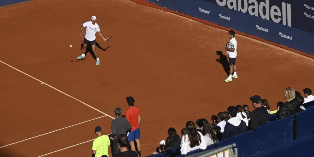 Rafa Nadal acelera para el Godó en su pista del RCT Barcelona