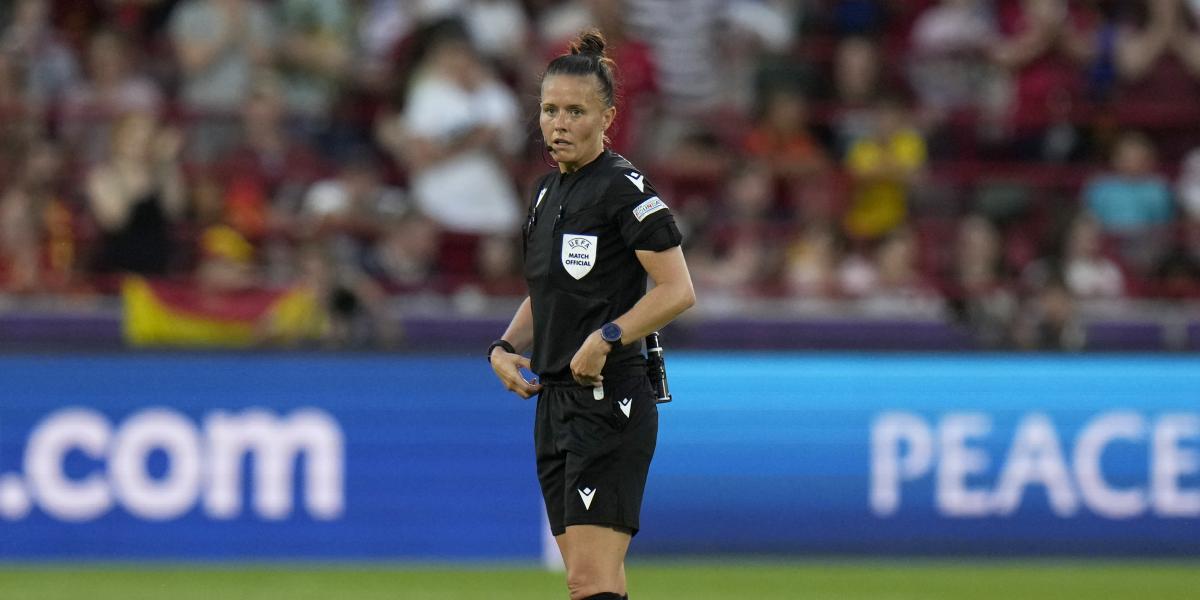 Rebecca Welch pitará la final de Champions entre Barça y OL