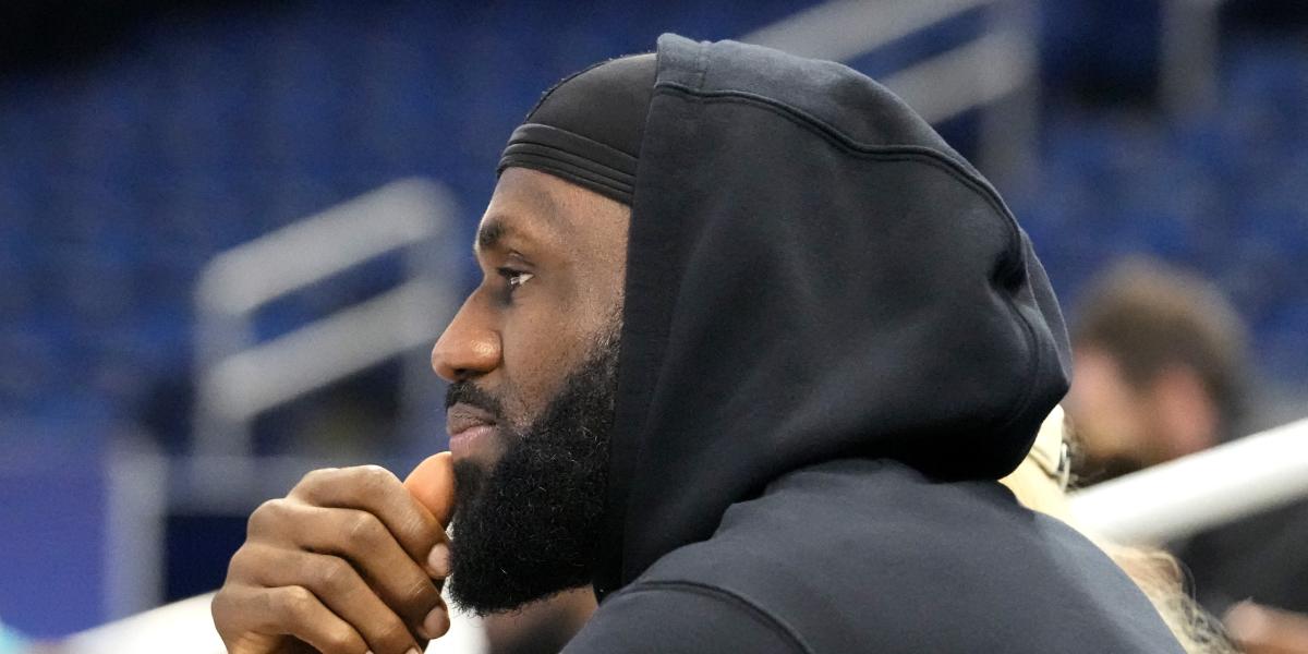LeBron James sigue con su tour paternal y se fue a ver a su hijo Bryce
