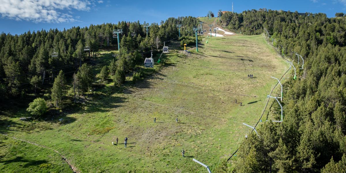 La FIS inspecciona la pista El Avet en preparación para la Copa de Europa masculina en Soldeu