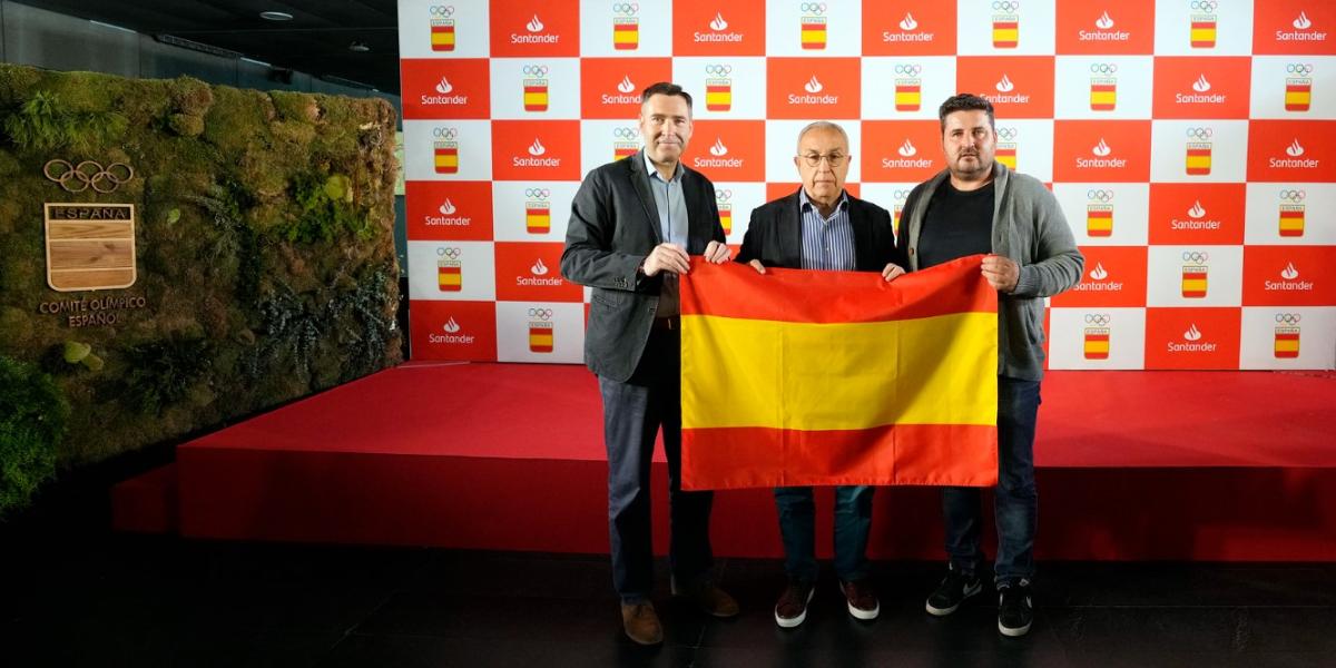 28.000 banderas únicas a la conquista de París para festejar los éxitos de España