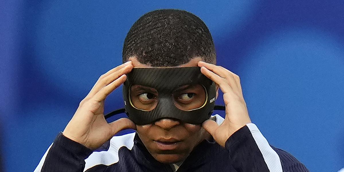 Esta es la máscara que sí podrá llevar Mbappé