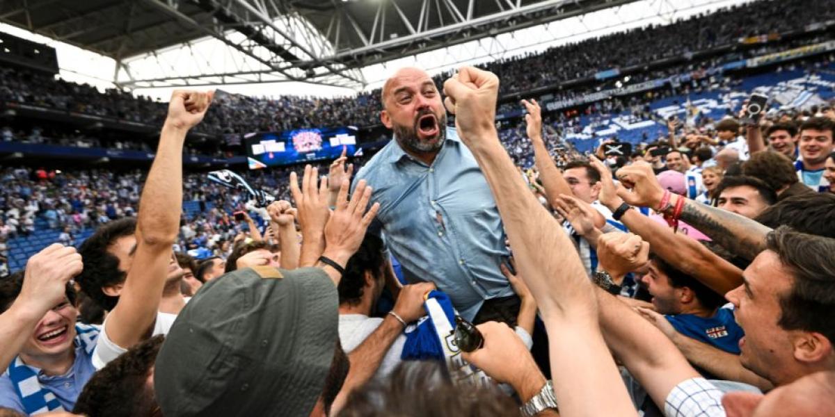 El Espanyol tocó el cielo en la verbena con el ascenso a Primera