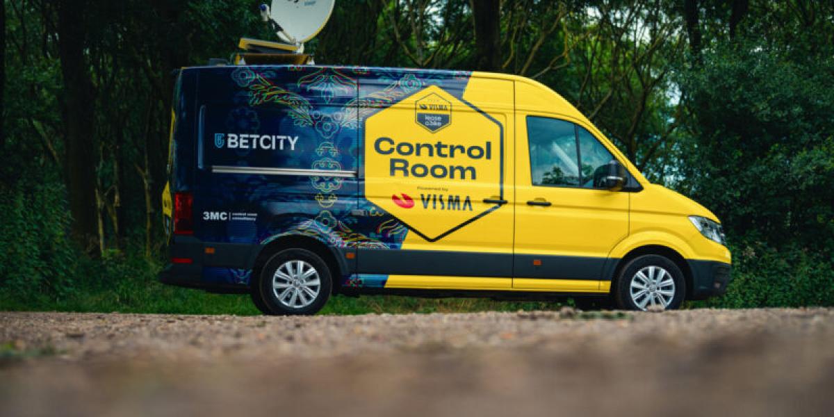 Así es la Control Room del Visma-Lease a Bike, la furgoneta que esconde el arma secreta de Vingegaard para el Tour de Francia