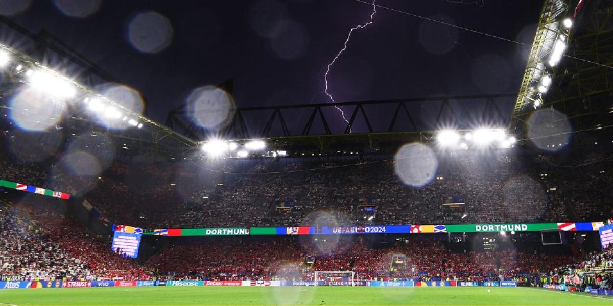 ¡Diluvio en el Signal Iduna Park!