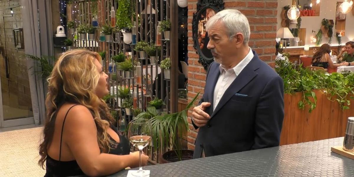 La doble de Shakira visita First Dates en busca de su hombre ideal: Con un parecido a Piqué pero con menos pelo