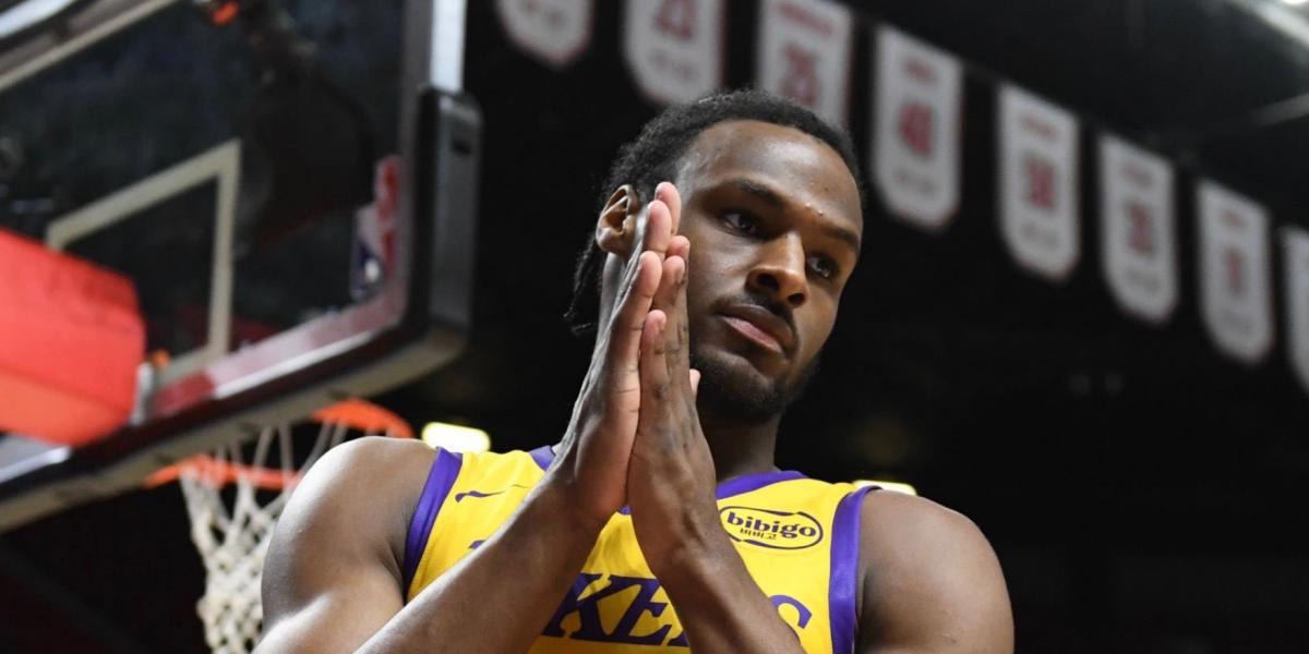 Los Lakers mandan a Bronny James al banquillo