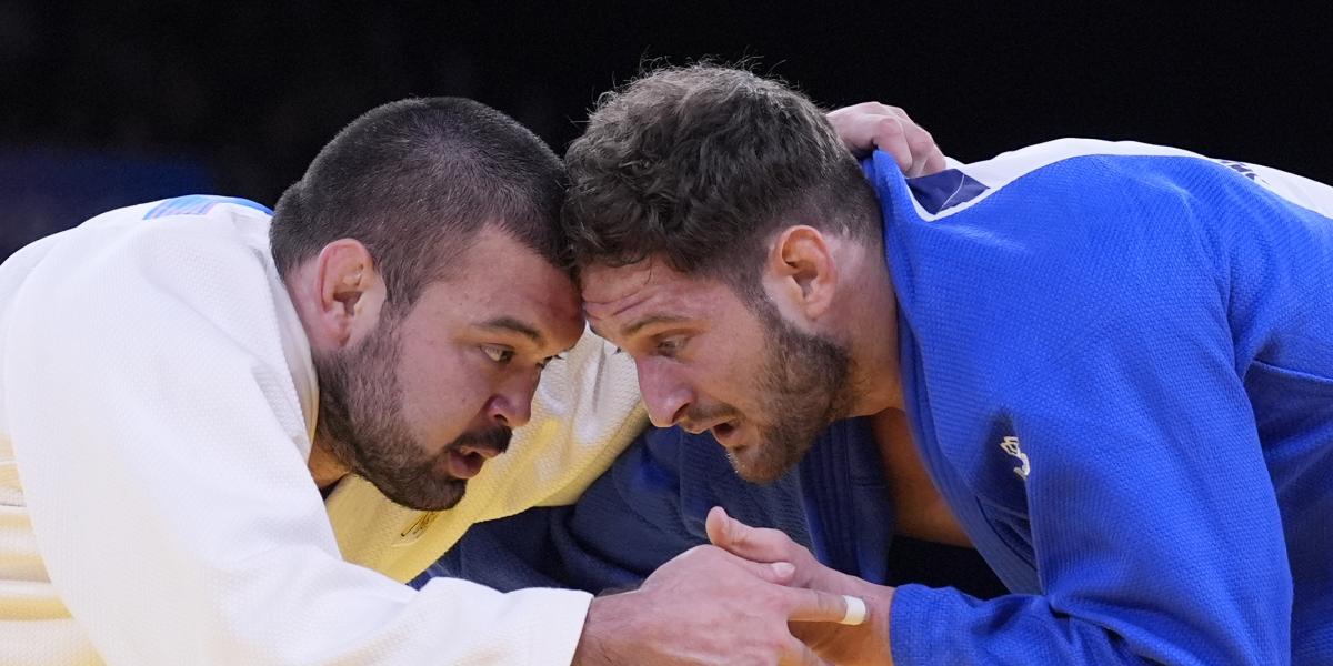Niko Sherazadishvili gana la repesca y luchará por el bronce