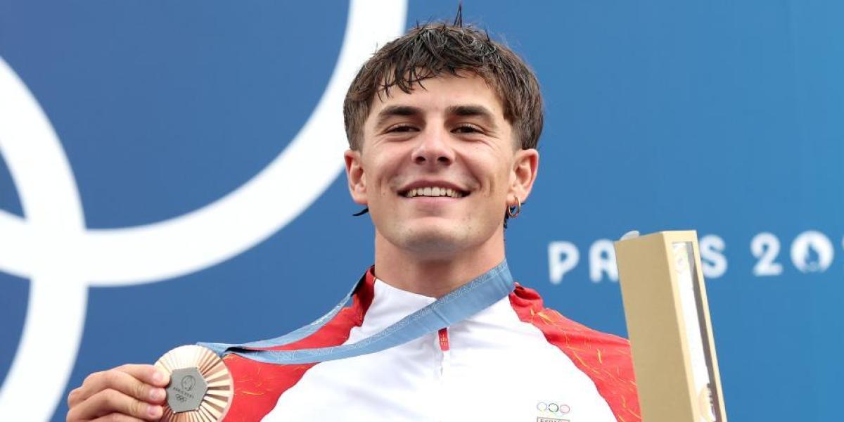 Carles Puyol es el ídolo del medalla de bronce en eslalon de K1 Pau Echaniz