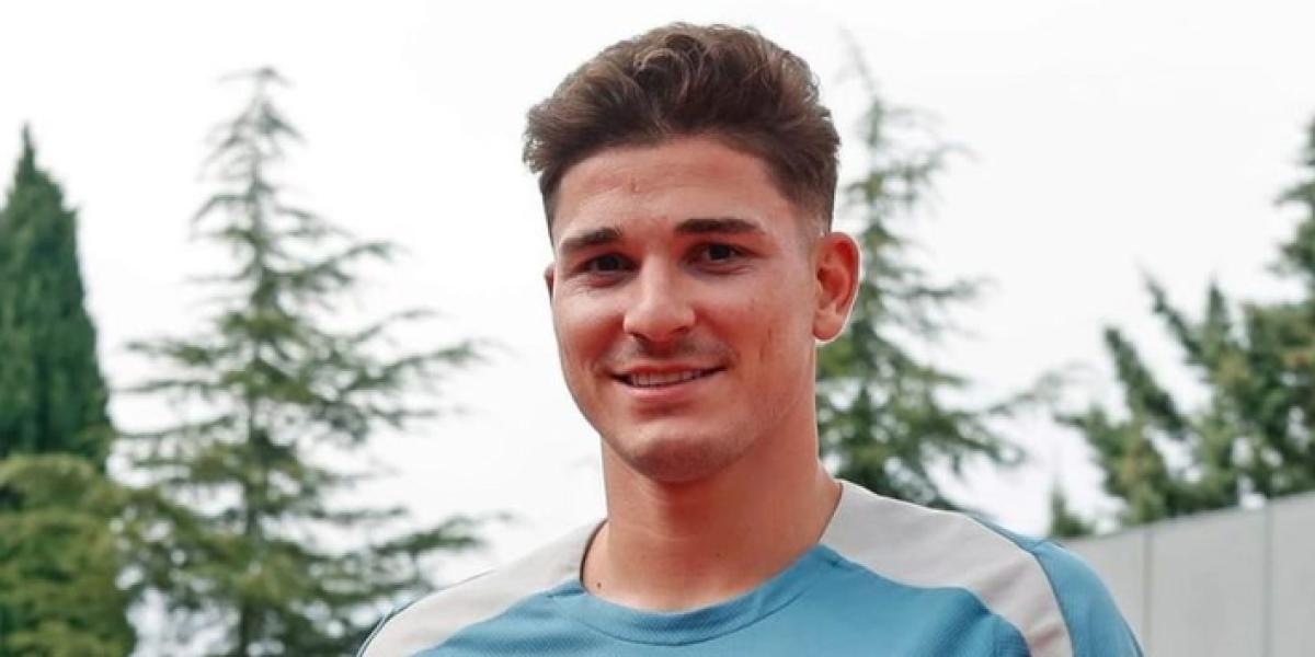Como Messi o Cristiano, Julián Álvarez se suma a la fiebre del pádel