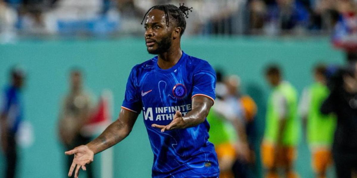 Sterling, dispuesto a cometer traición tras ser marginado del Chelsea