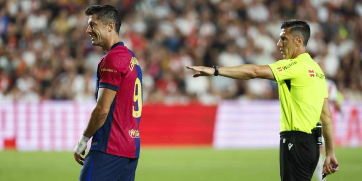 El audio del VAR del gol anulado a Lewandowski: Ahí está el pisotón, ¿lo ves?