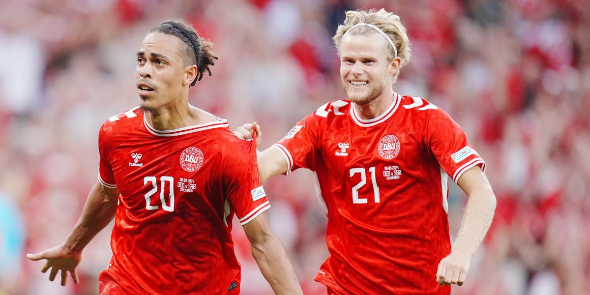 2-0. Dinamarca gana a Serbia y visitará España como líder de grupo