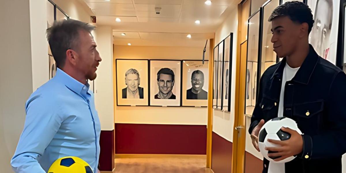 Pablo Motos compite con Lamine Yamal en dar toques a un balón