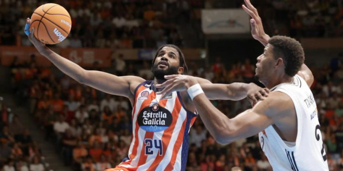 86-85: Un increíble 3+1 final tumba al Real Madrid en Coruña
