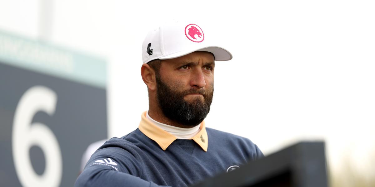 El putt no acompaña esta vez a Jon Rahm, que está a seis golpes de la cabeza en Escocia
