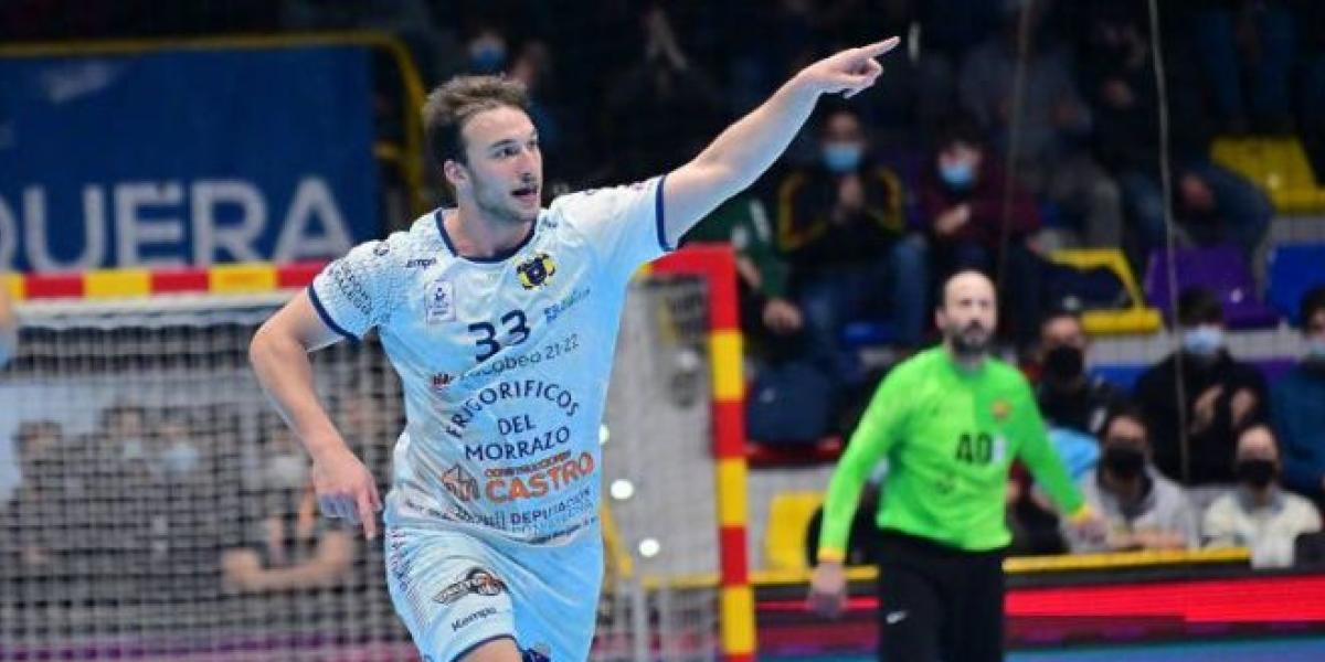 Alberto Martín y Adrián Fernández, dudas en Ademar ante el Anaitasuna