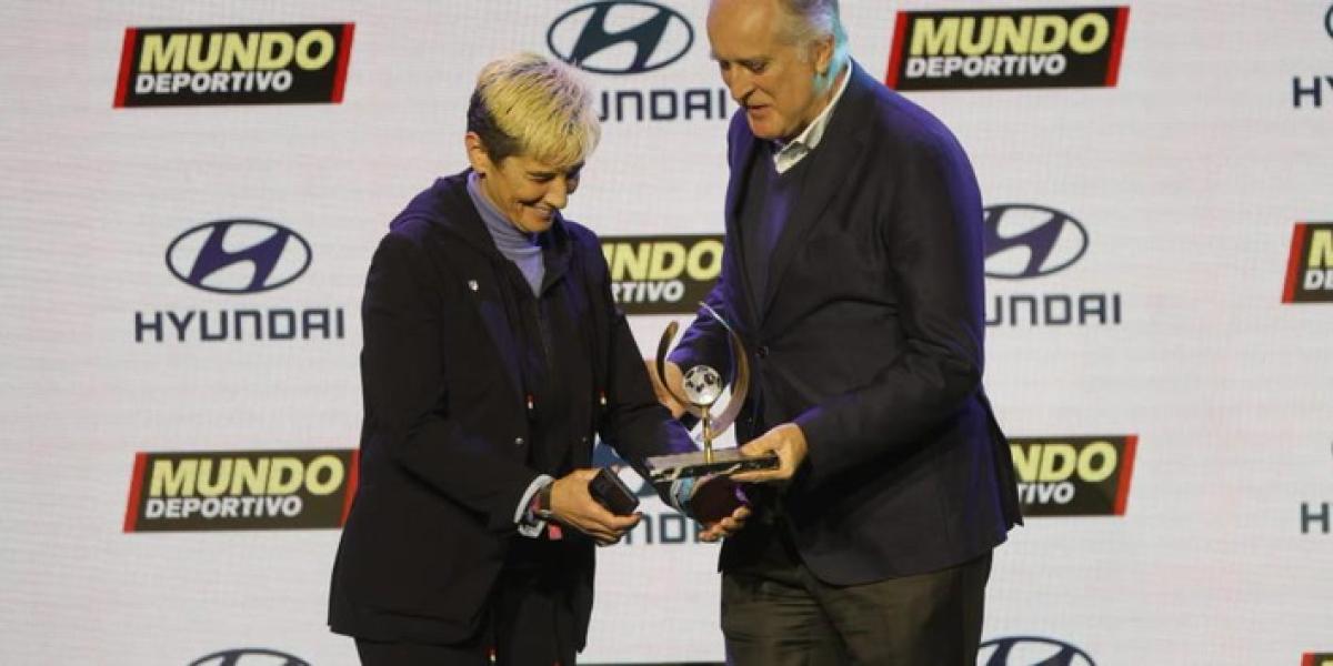 Rasheedat Ajibade merece el premio por el trabajo que hace con niñas desfavorecidas